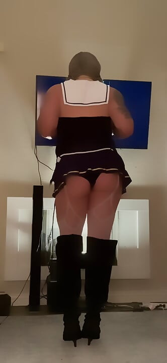 Thicc Latina baddie