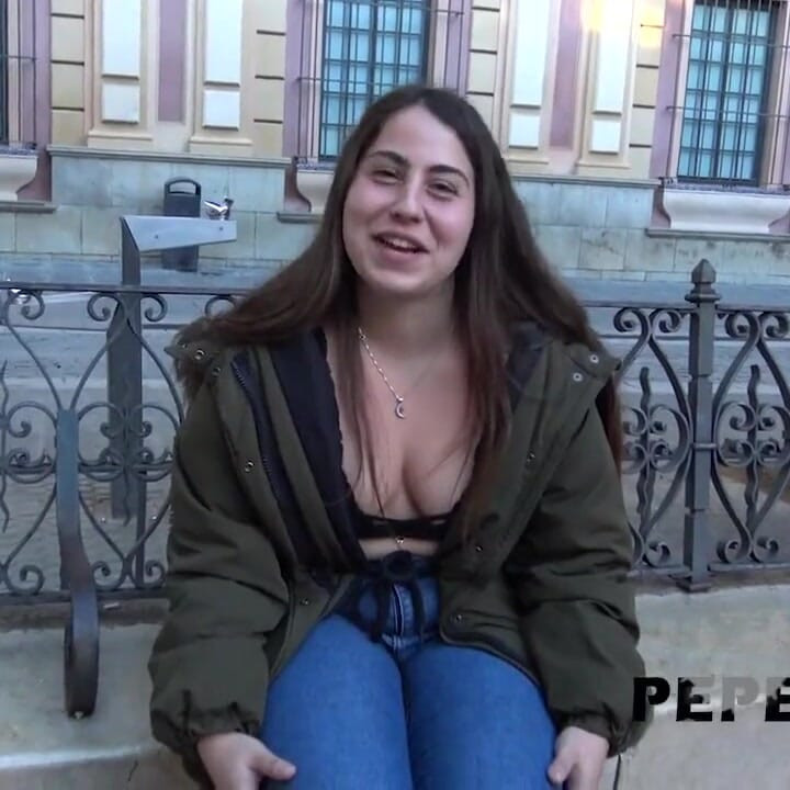Analni casting! Slatka Anabel Luna isprobava čuda sjajnog u guzu