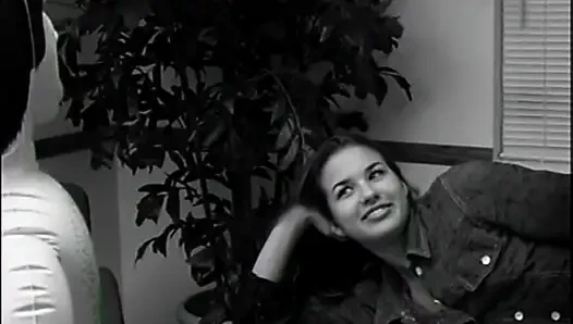 Две Молодые Студентки Учатся Сексу