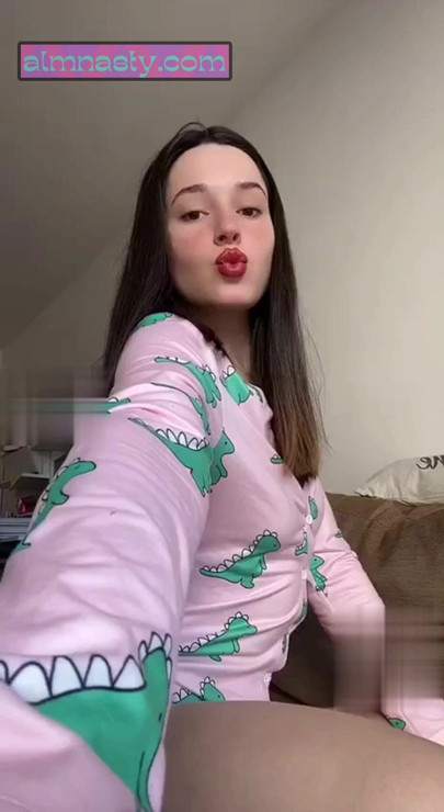 LATINA TEASE! I want you to fuck me in this position
