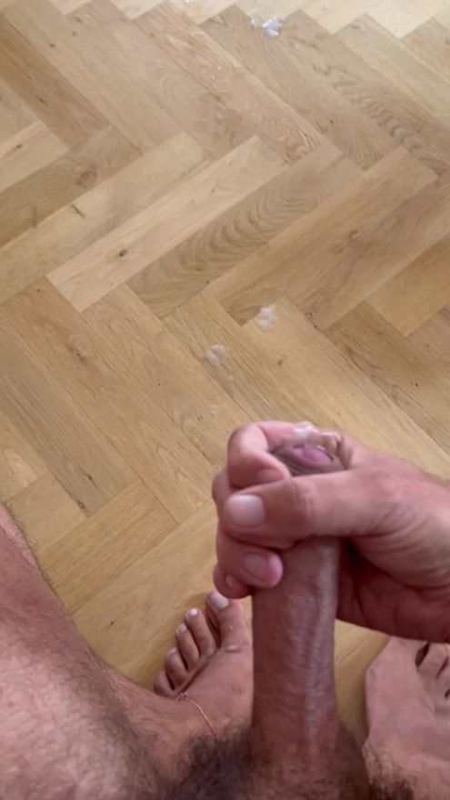 Huge cumshot