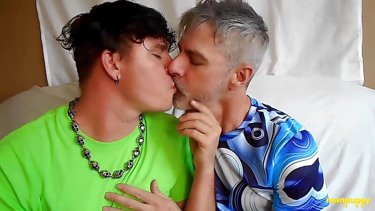 ManPuppy Richard Lennox And Leo Blue Share an Intense Daddy Boy Makeout Session