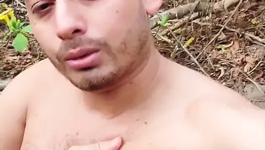 Masturbating in the bush with a lot of adrenaline before they see me
