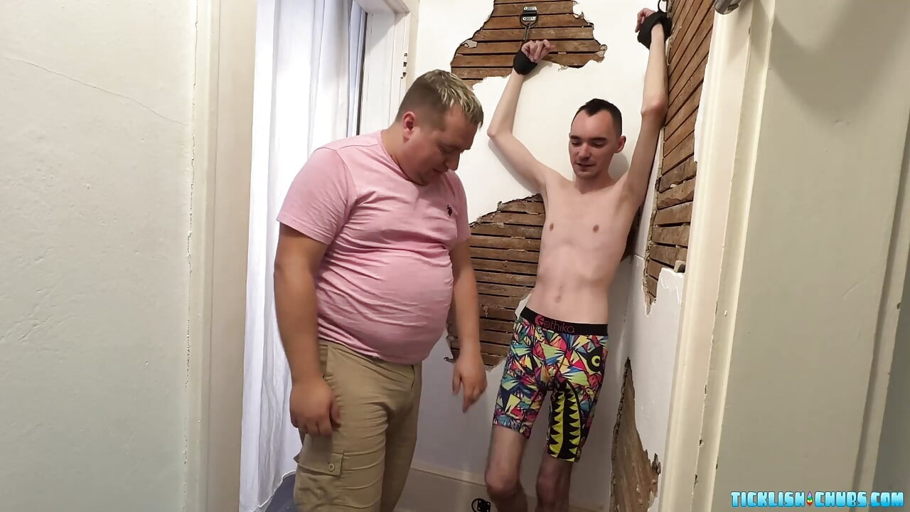 TicklishChubs: Dom Matt loves his hands roaming around Spiritmonkeys slim body