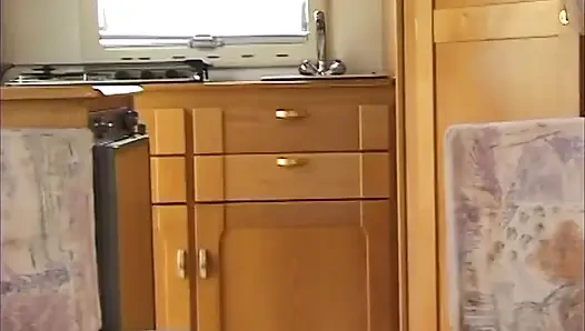 Seks di dalam mobil sama tante girang rambut pirang yang suka dicrot di muka