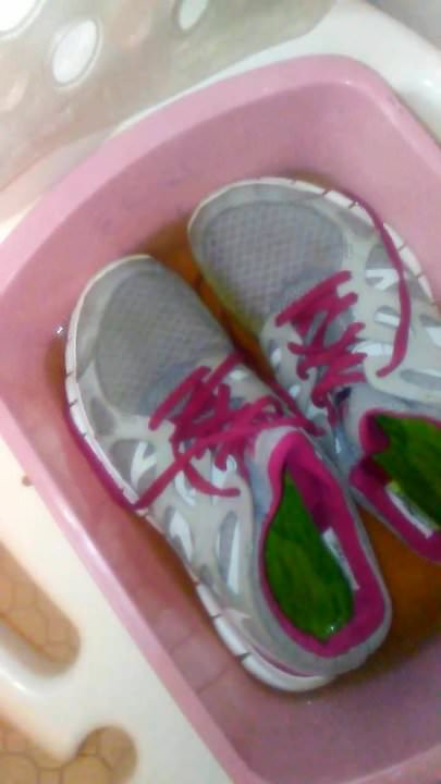 7th piss her sneakers