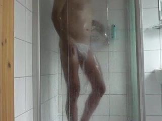 duschen im stringtanga