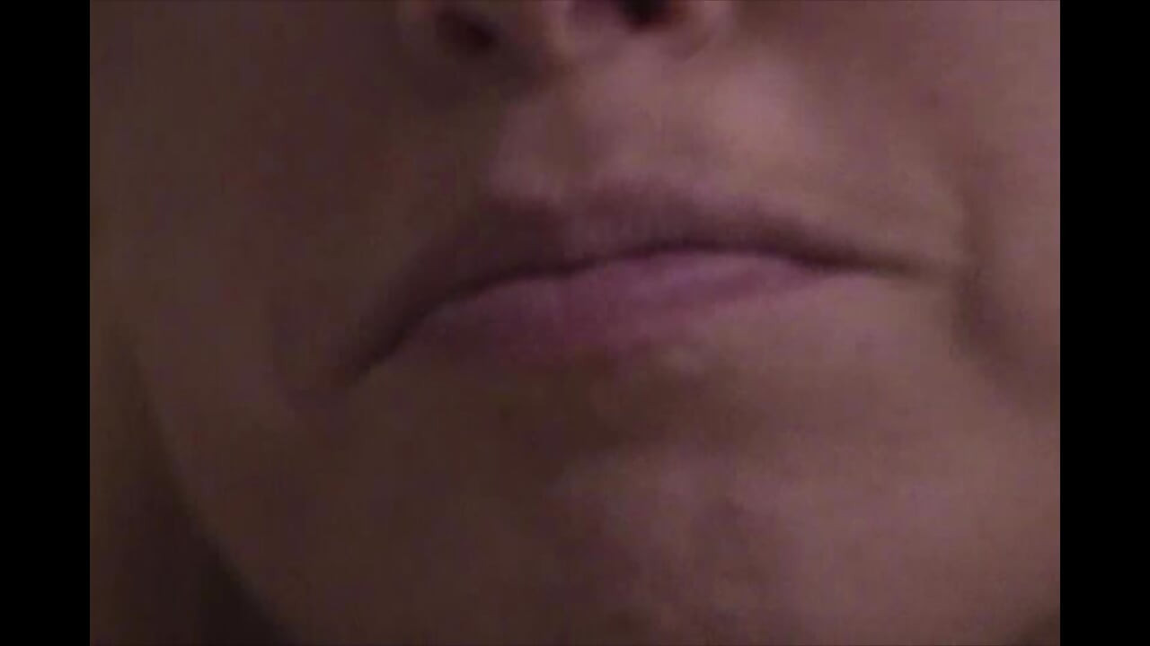 Hezká a nadržená na péru až do výstřiku