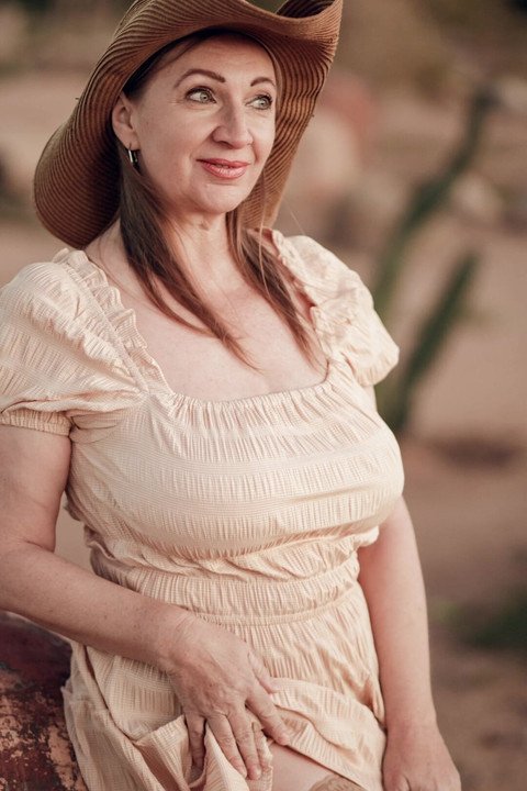 Sexy Milf - cowgirl