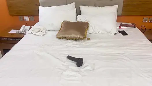 Eve gittim azgındım ve kendim masurabasyon yapıyorum