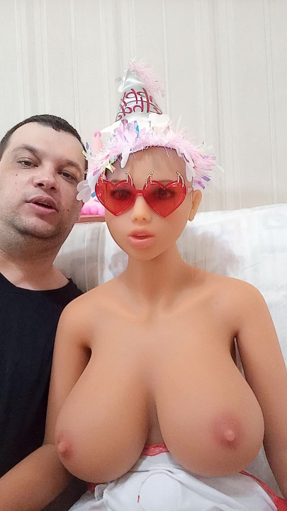 Tourist breasts doll mondial 2026 New Jersey