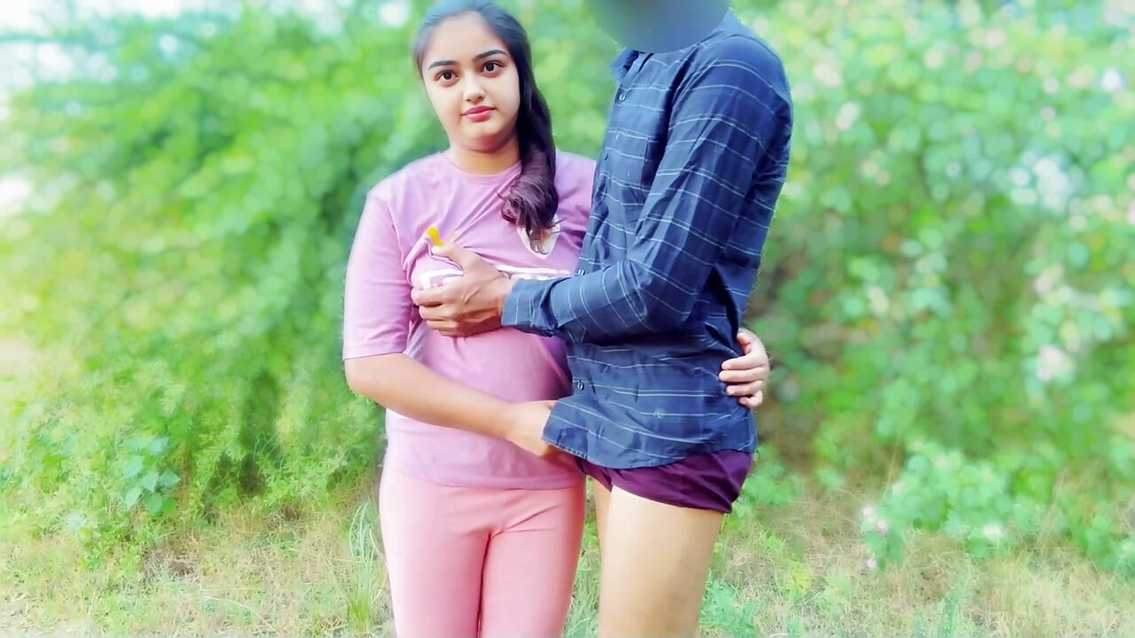 Desi gaanv ki larki suman jangal men pyar karti huee aur jangal men uski tang choot chudaee vaayaral