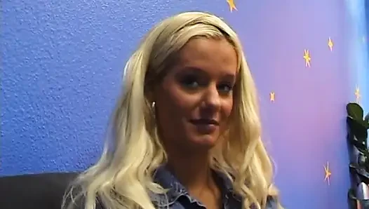 Blonde fingering her love hole