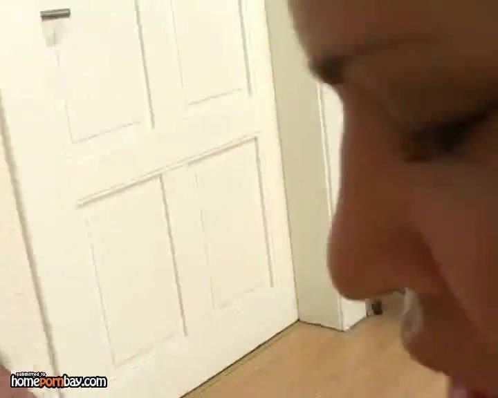 Sexy babe sucking cock
