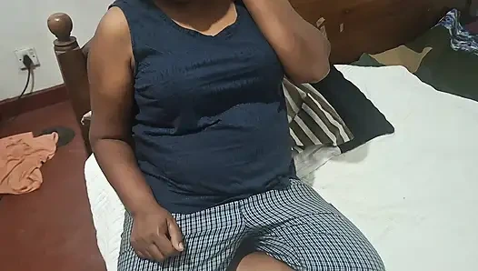 Stiefmutter zieht sich aus, sie ist so sexy liebe