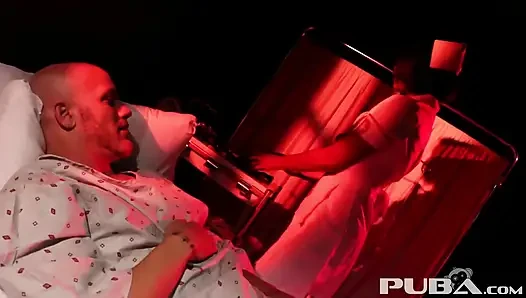 Skin Diamond derinden sikişiyor