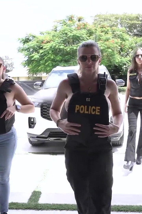 Beatcops men Cory Chase - rivars gand chudaee saamoohik chudaee