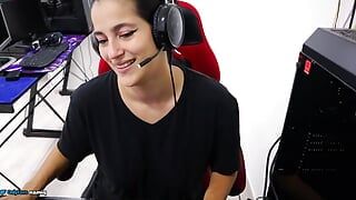 Famous Streamer Decided to Fuck Live with Her Partner
