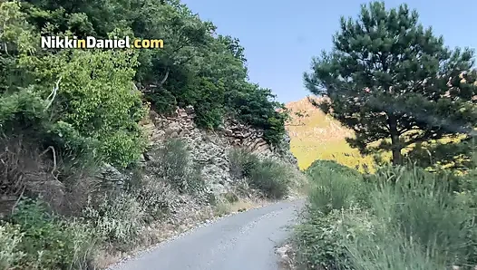 Hot Date with a Sexy Girl Ended in Wild Car Hood Sex