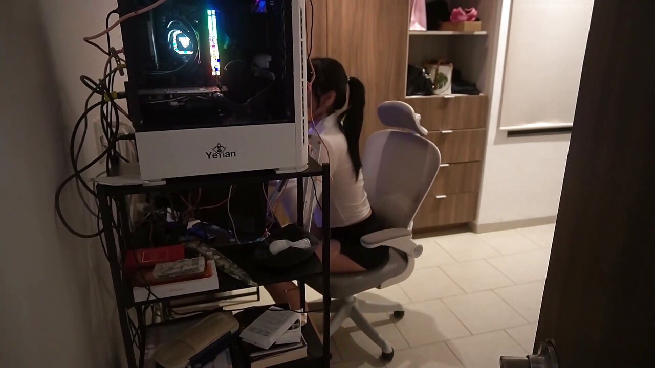 Roztrhej mi řiť, ale ne moc, protože si toho všimne můj manžel