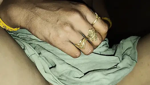 Hintli köylü kız kardeş ve üvey erkek kardeş tam sert seksten zevk alıyor desi erkek ve üvey kız kardeş en güzel seks videoları bihar bhai bah