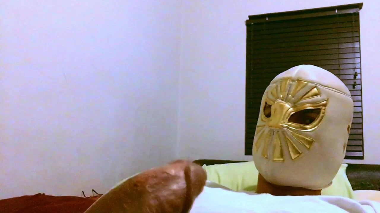 Lottatore di maschera da solo