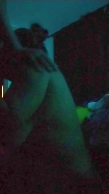 Silný okamžik z "Velmi nadržený kuchař, dávám mu mléko do pusy"