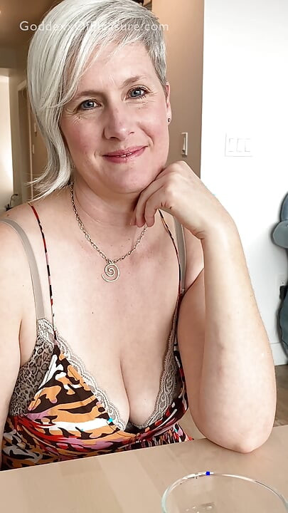 Alone with my Best Friend's Mom - Hot MILF JOI Countdown