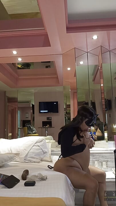 I masturbate during a hot video call with my stepson and insert a 22cm black dildo into my pussy.