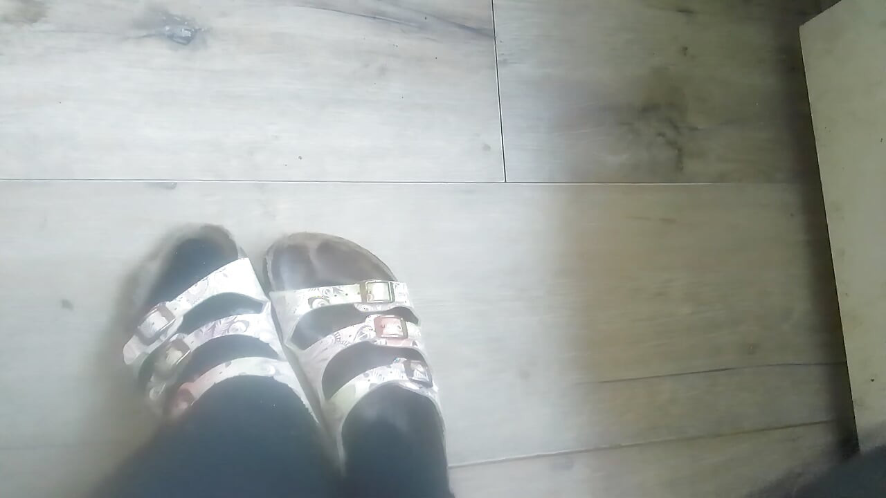 Sepatu Birkenstock usang