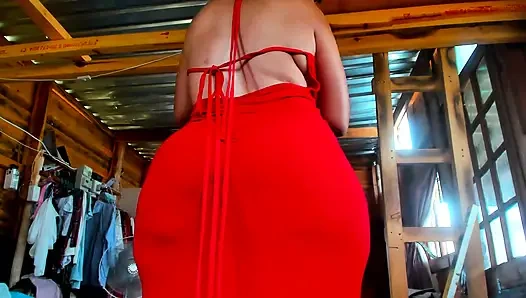 Twerking dalam gaun seksi lainnya dikirim oleh penggemar besar...
