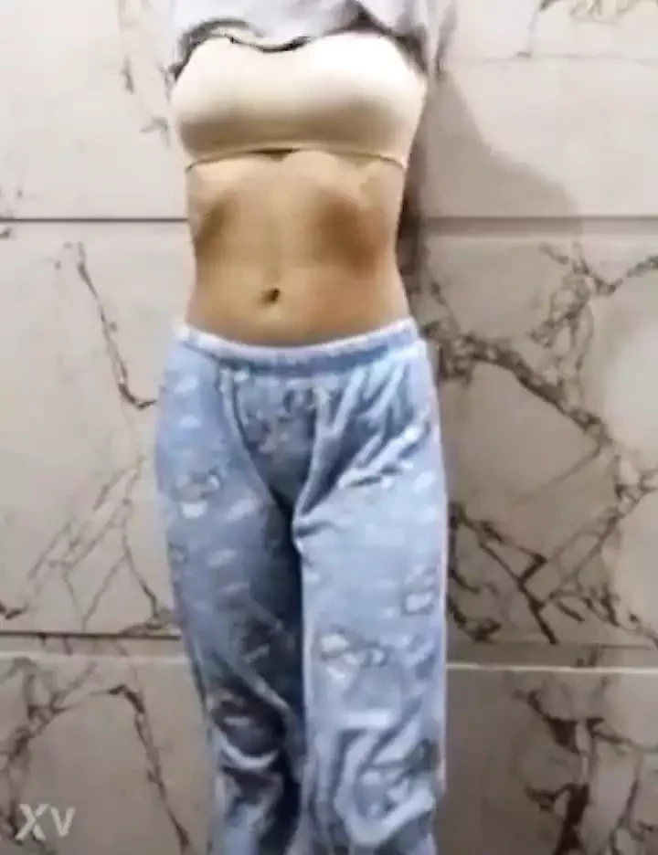 Desi fofa buceta e peitos
