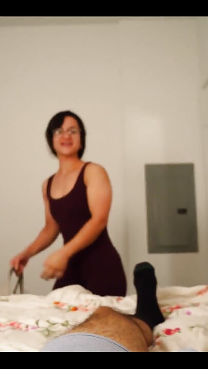 Vidéo de pipe de moi dans ma jolie combinaison de sport !