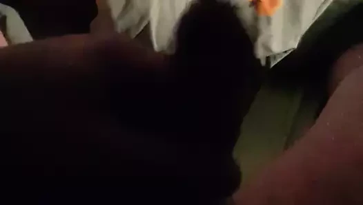 Den schwanz mal hart wichsen ......