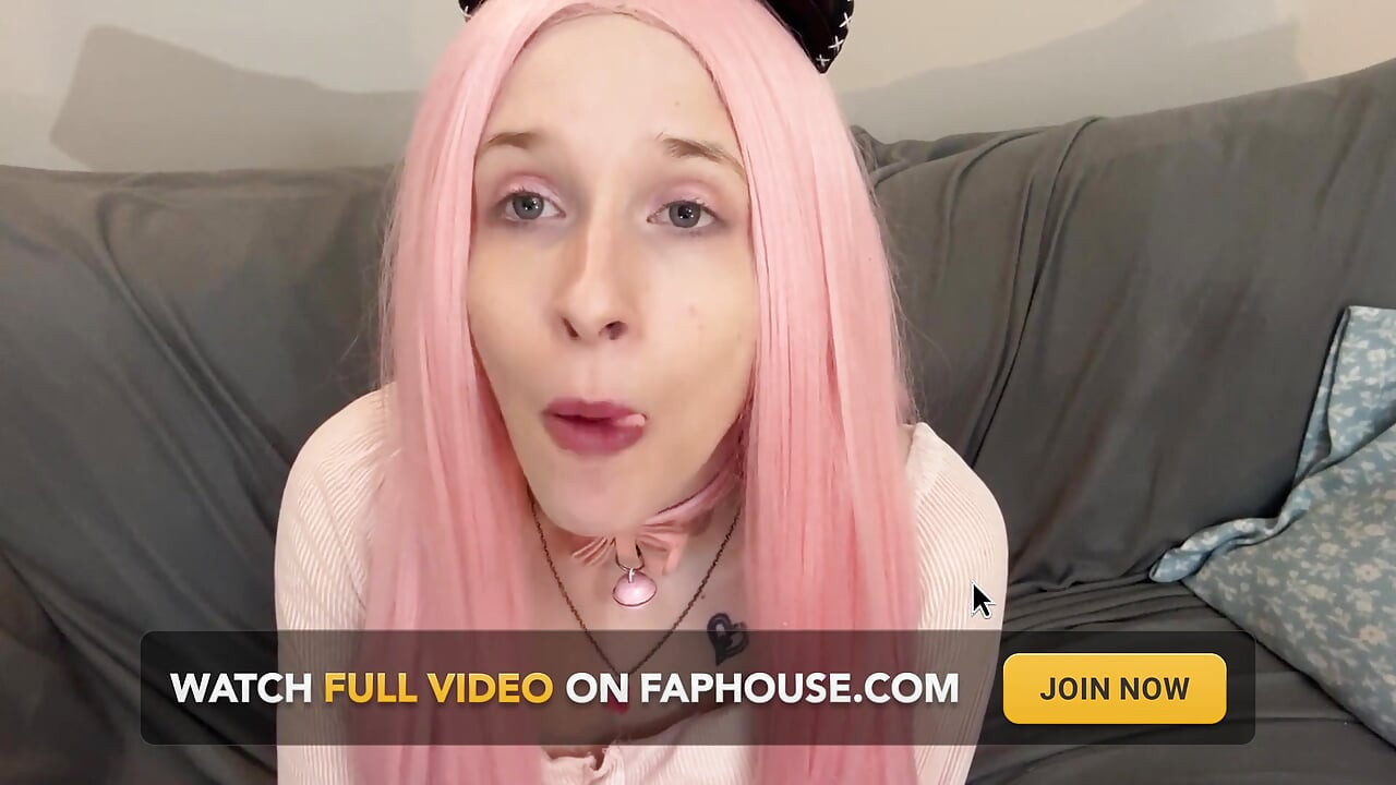 Une Salope À Gros Nichons Suce Des Bulles