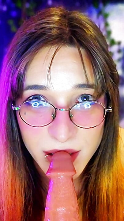MILF Trans Girl Give the Best Blowjob