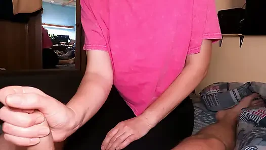 My stepsister quickly jerked off my cock!