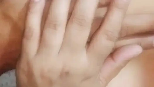 Подругу трахают дома, случайный кримпай внутри