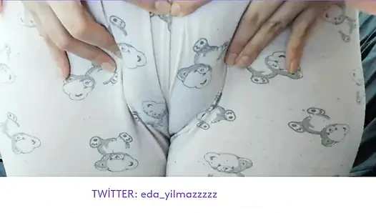 CAMELTOE - GESCHWOLLENE MUSCHI - REIBEN DER MUSCHI MIT SCHLAFANZUG