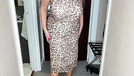 Vgq20 Aunty Sandra Layered and Stripping