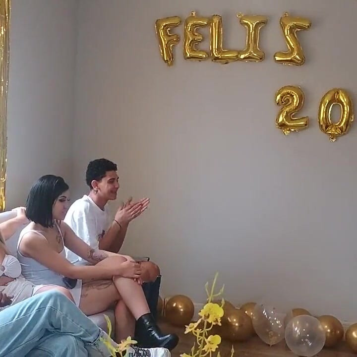 Fucked a Hot Insatiable Crown While Her Tame Cuckold Husband Gets to Work