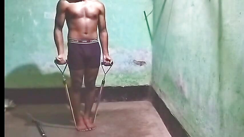 Cowok gym berotot dientot sama waria trans dengan kontol besar