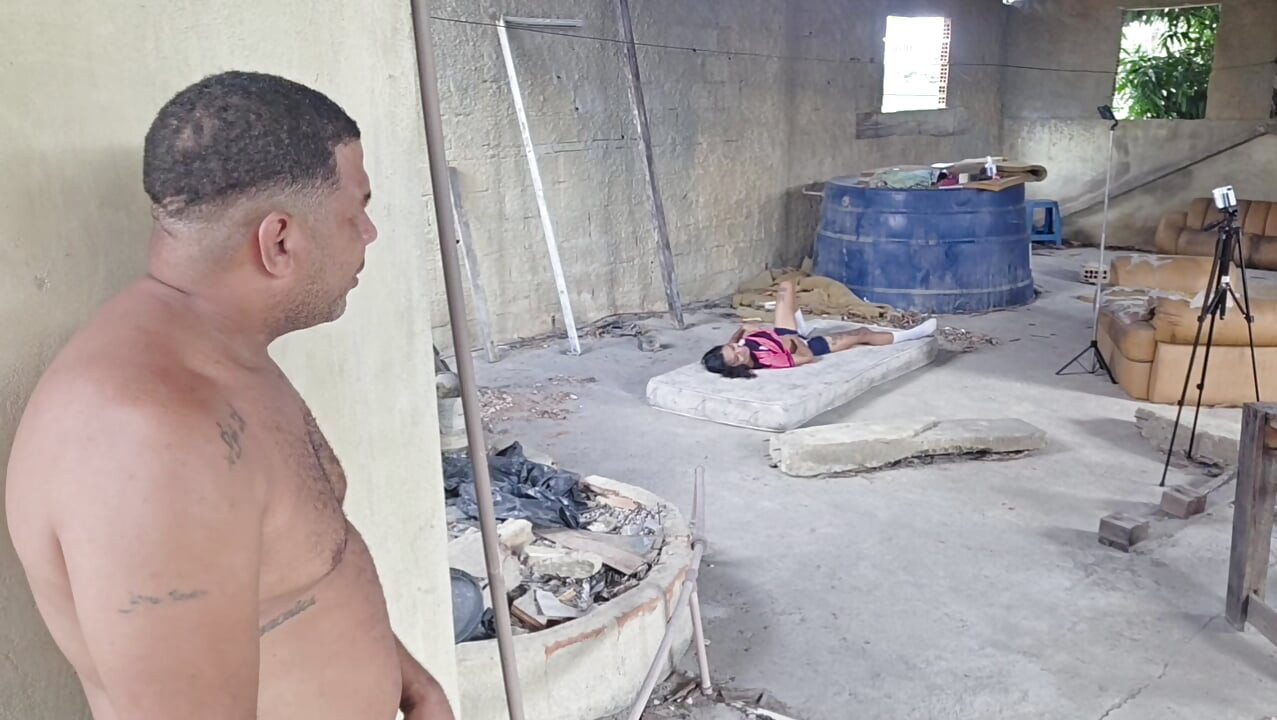 I had sex with the on the mattress on the terrace of my house