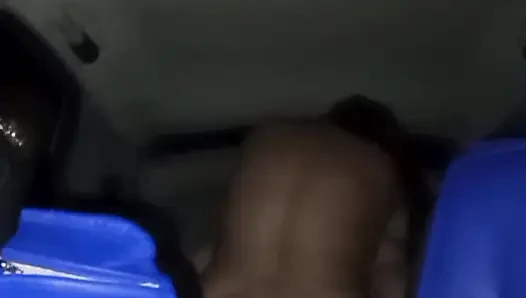 Лучший секс в машине, а на улице дождь!