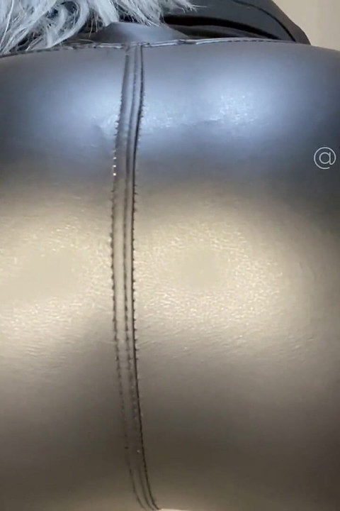 Pârțuri din piele albă cu cur perfect