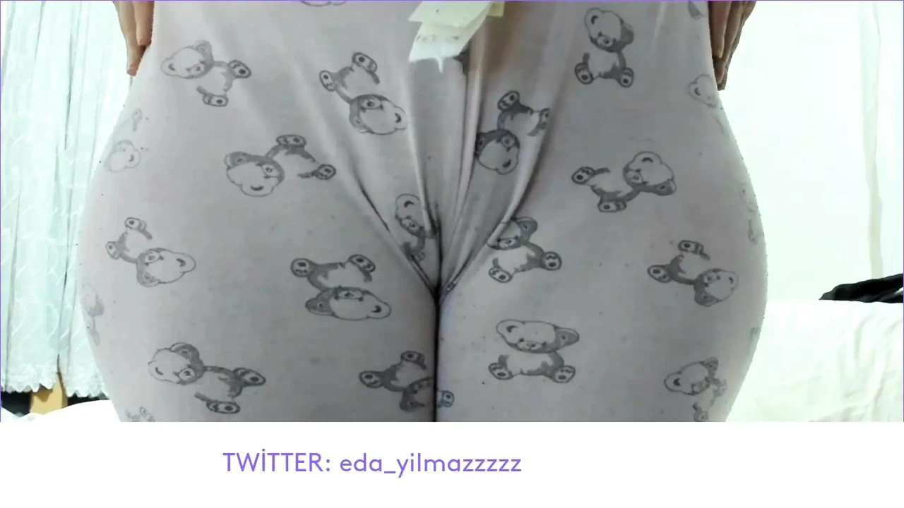 CAMEL TOE- CAMEL TOE- CAMELTOE- TURKISH MILF- TURKISH PORN- PAJAMAS- PUSSY- TURKISH DISCLOSURE- DISCLOSURE