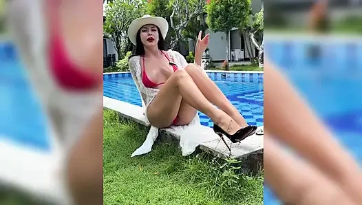 Naughty or Nice - Cewek Domme Natal yang