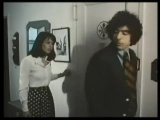 女性が電話をするとき（1975）