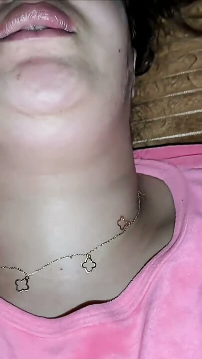 Une MILF Arabe À La Chatte Poilue Avec Un Gros Cul Me Baise La Chatte, Bb