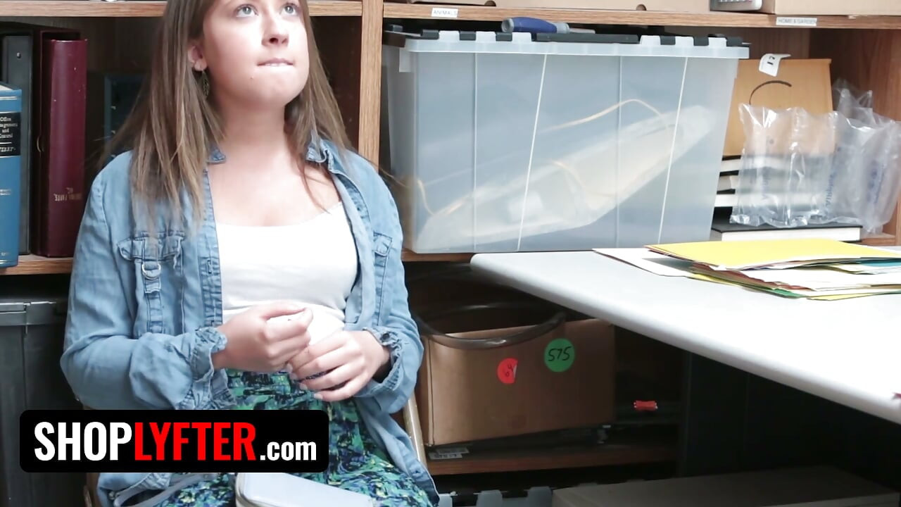 Shoplyfter - Pretty Petite Babe Brooke Bliss Bends Over the Officer's Desk and Spreads Her Legs